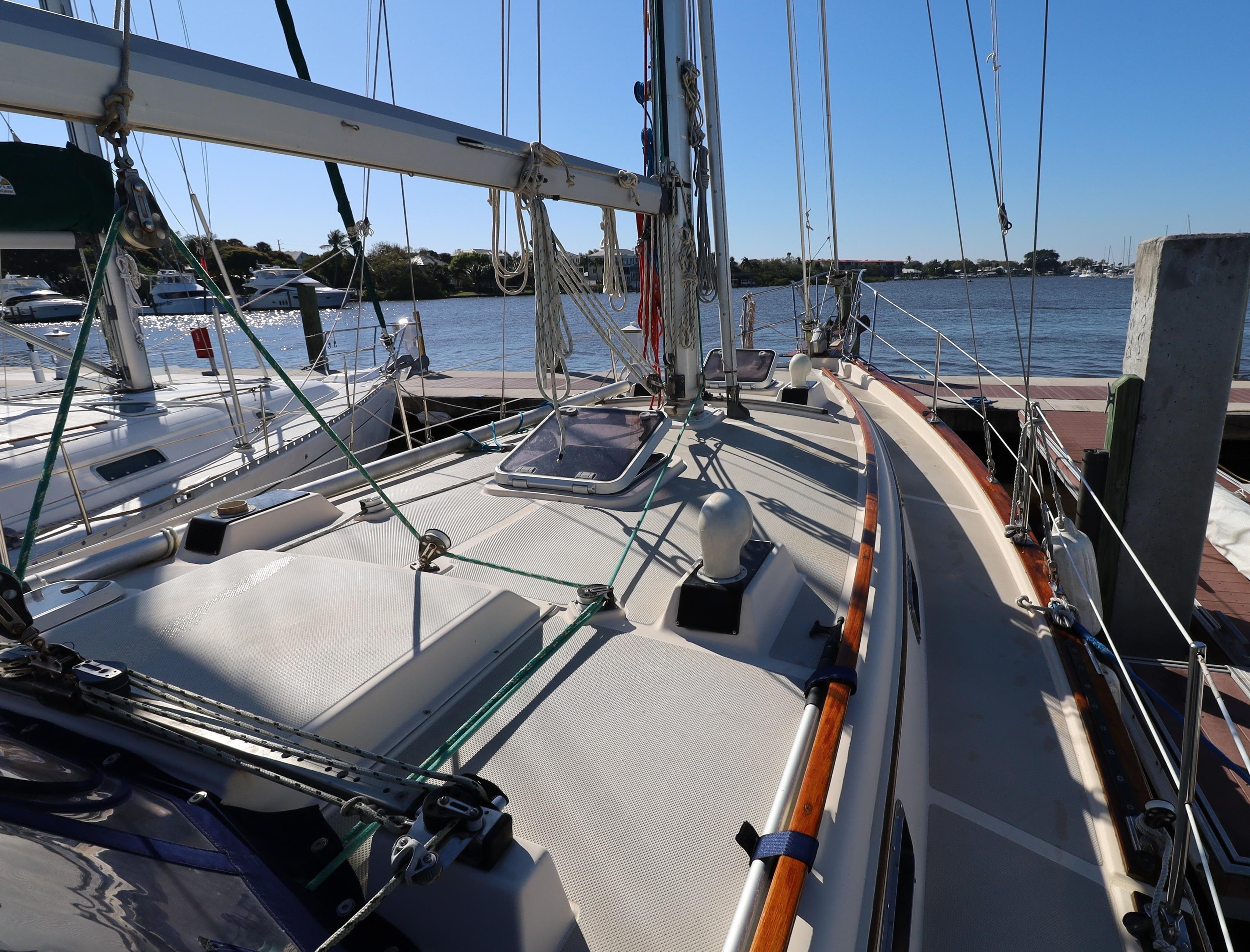 1993 Island Packet 38