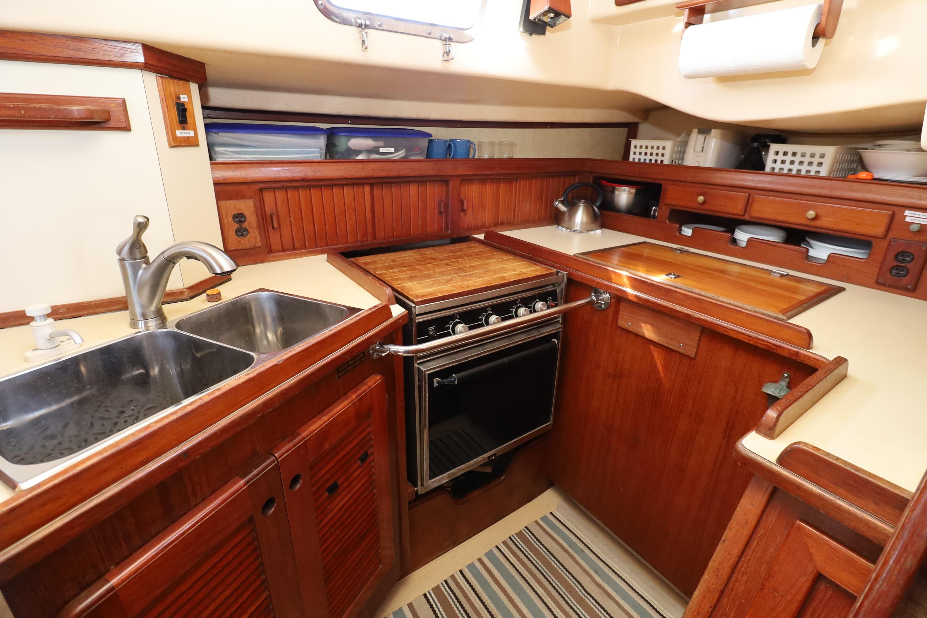 1993 Island Packet 38