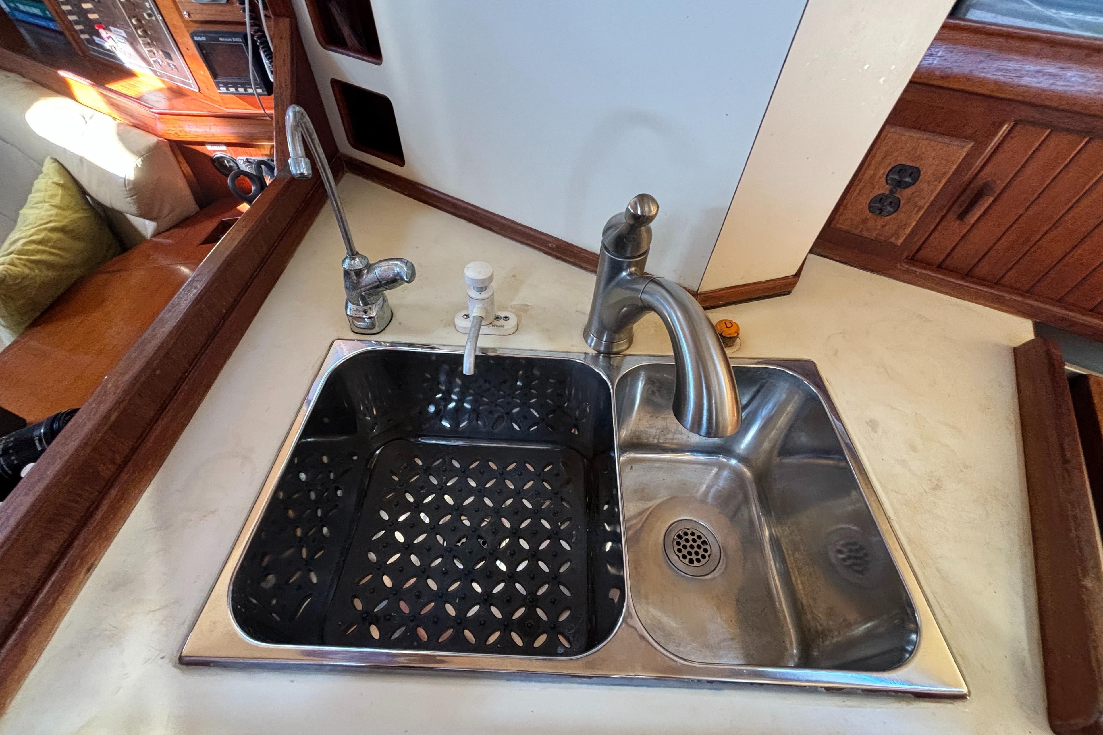 1993 Island Packet 38