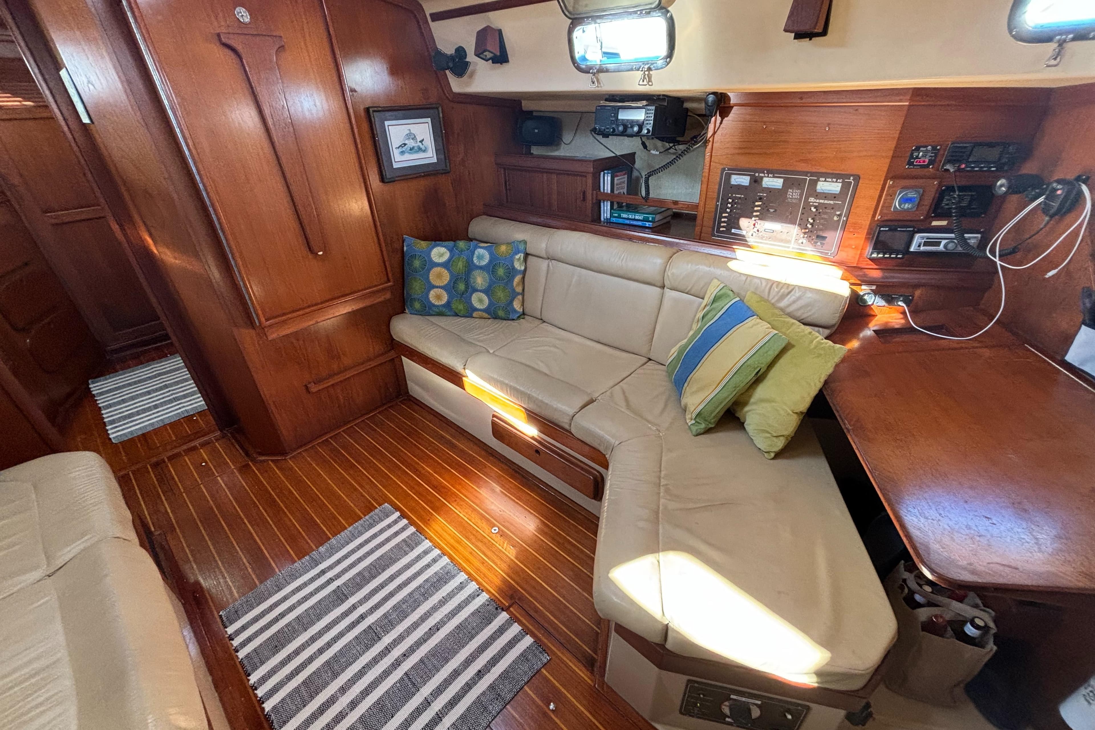 1993 Island Packet 38