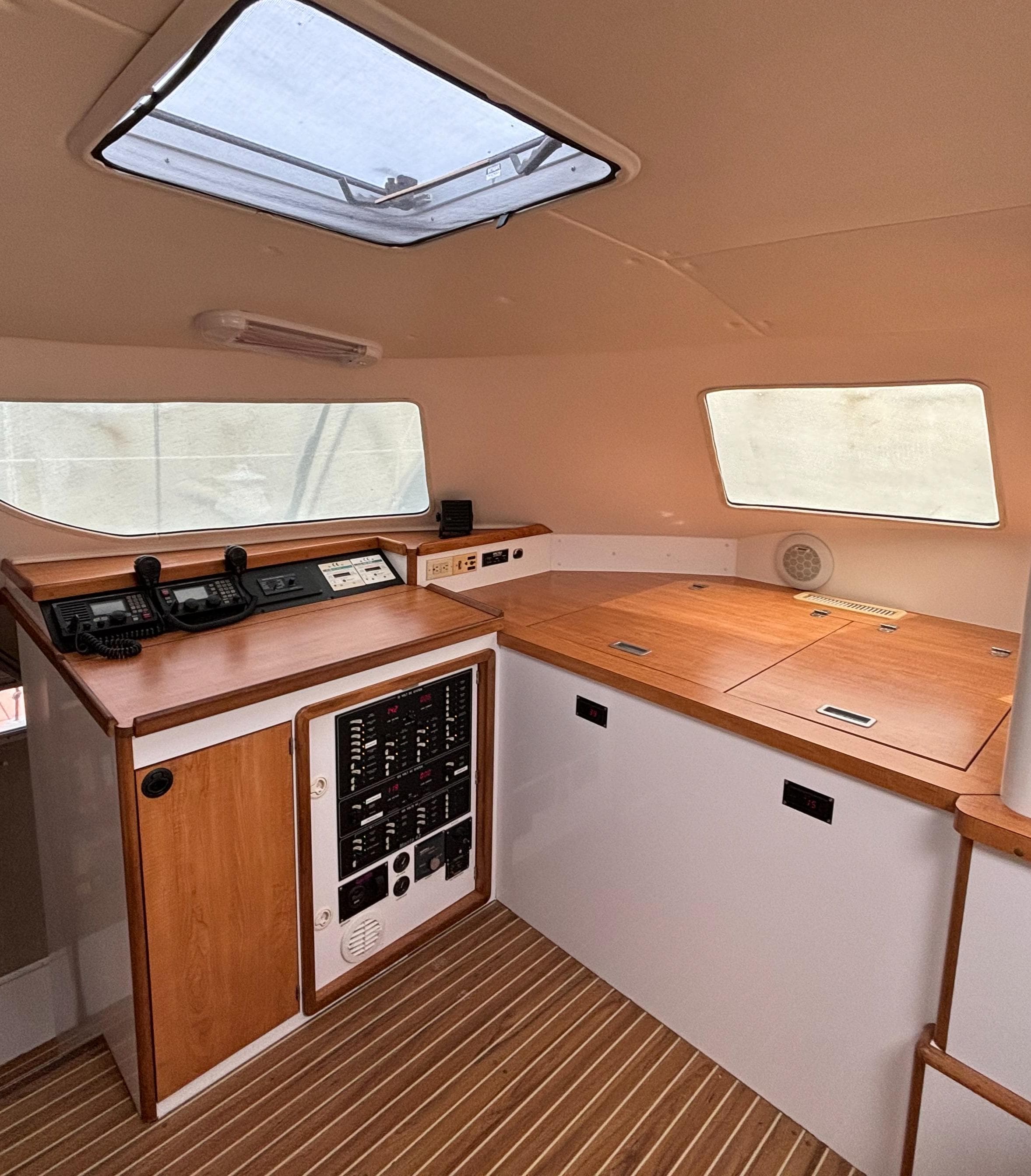 Nav Station and refrigerator/freezer