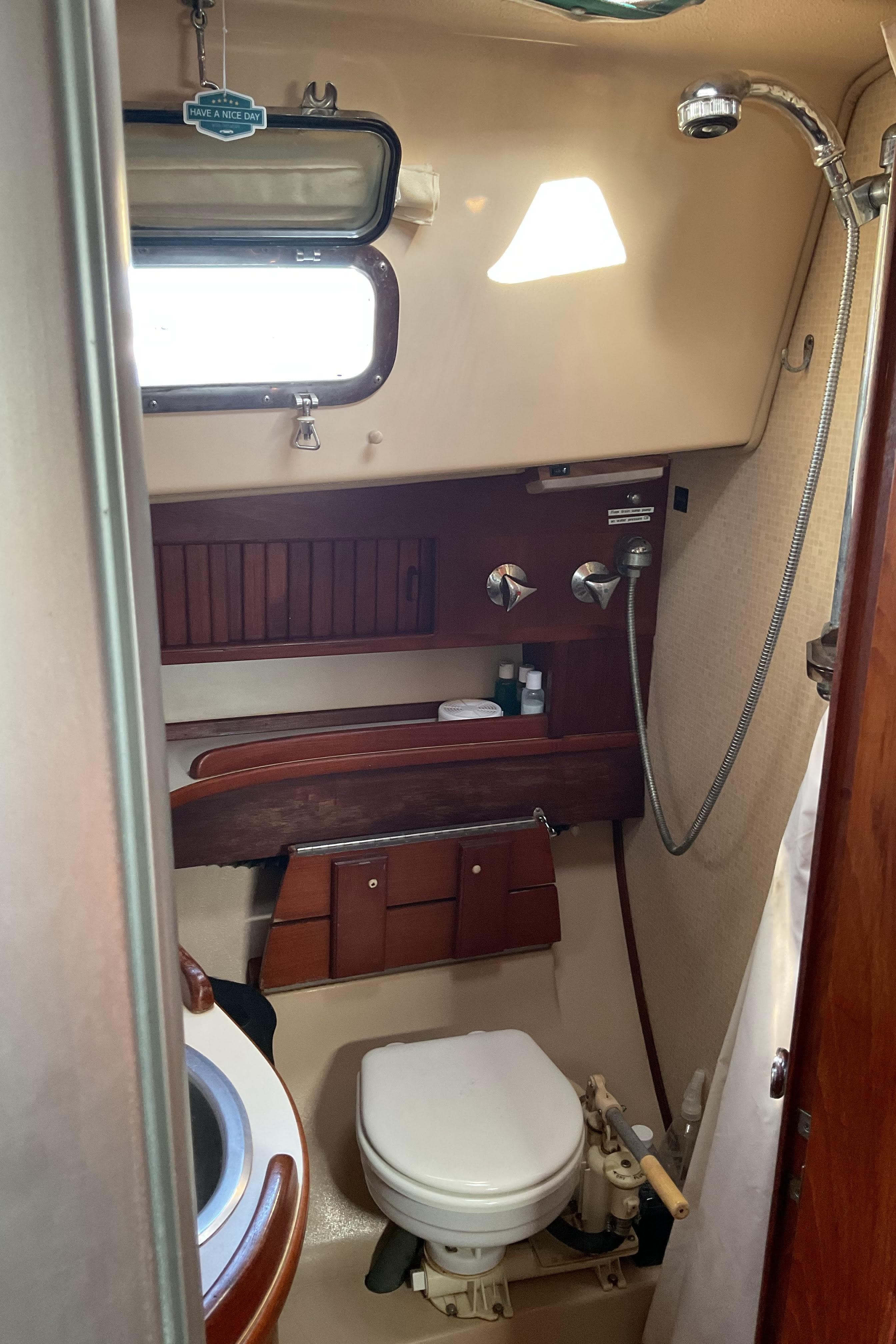 1990 Island Packet 32