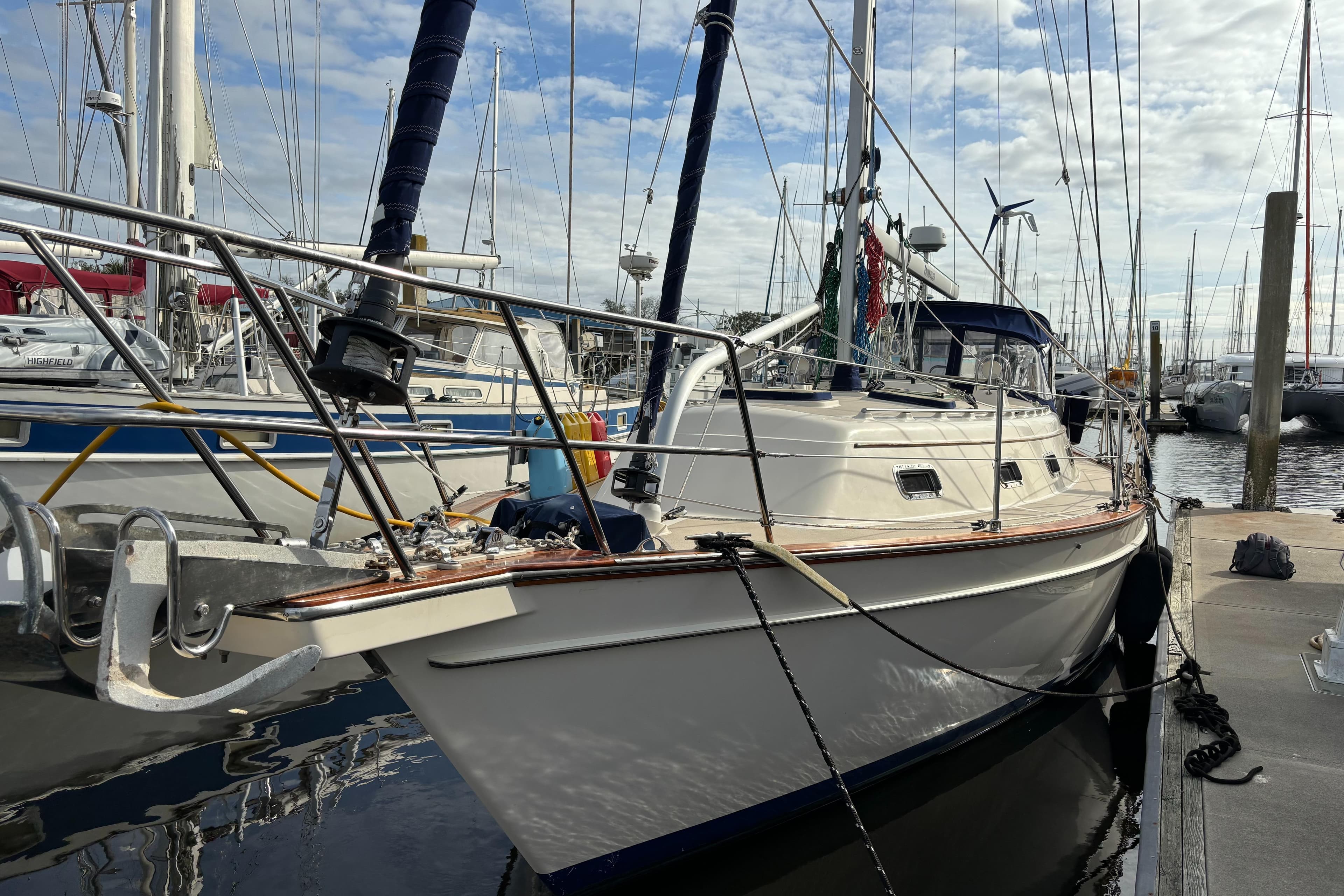 2001 Island Packet 380