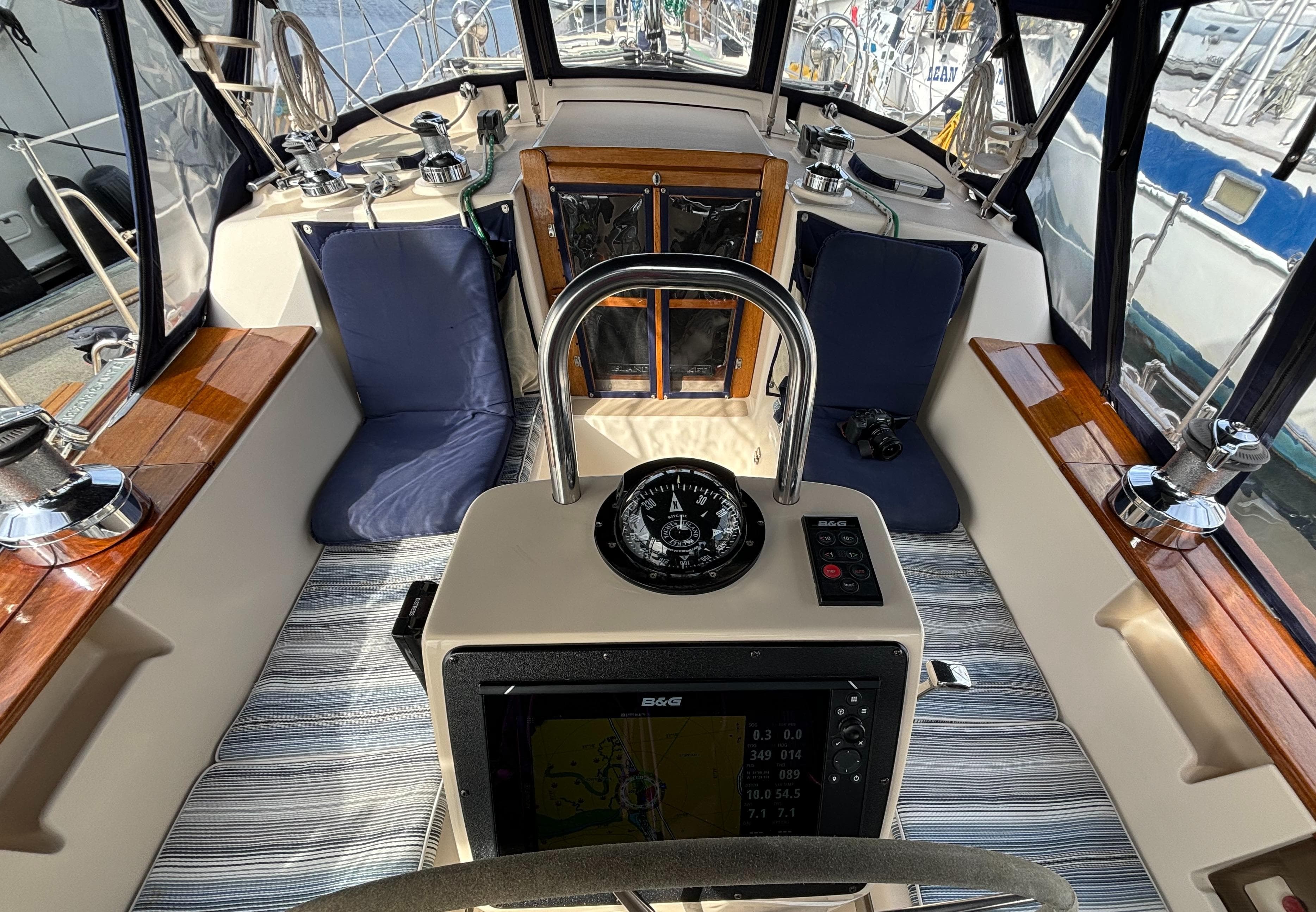 2001 Island Packet 380