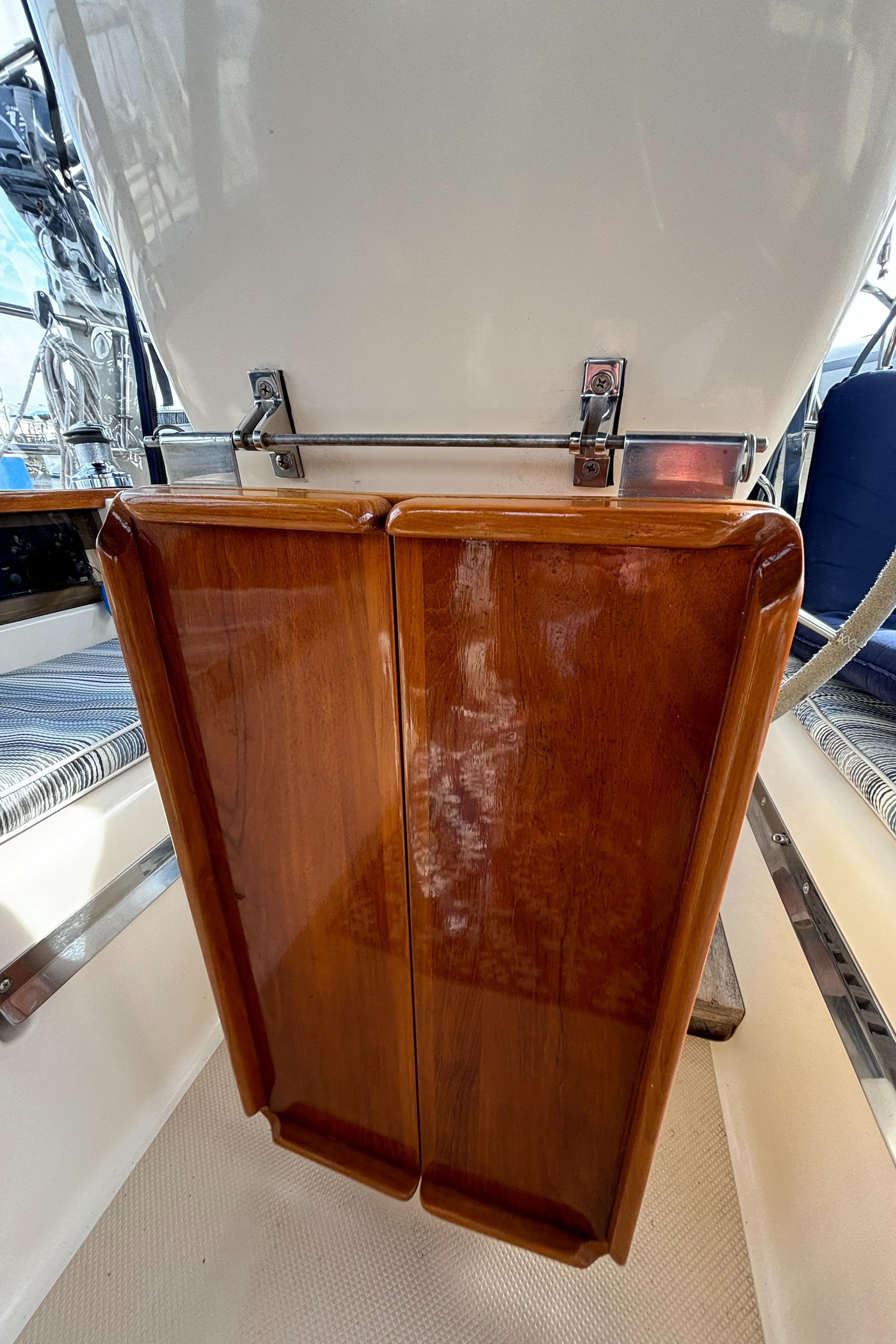 2001 Island Packet 380