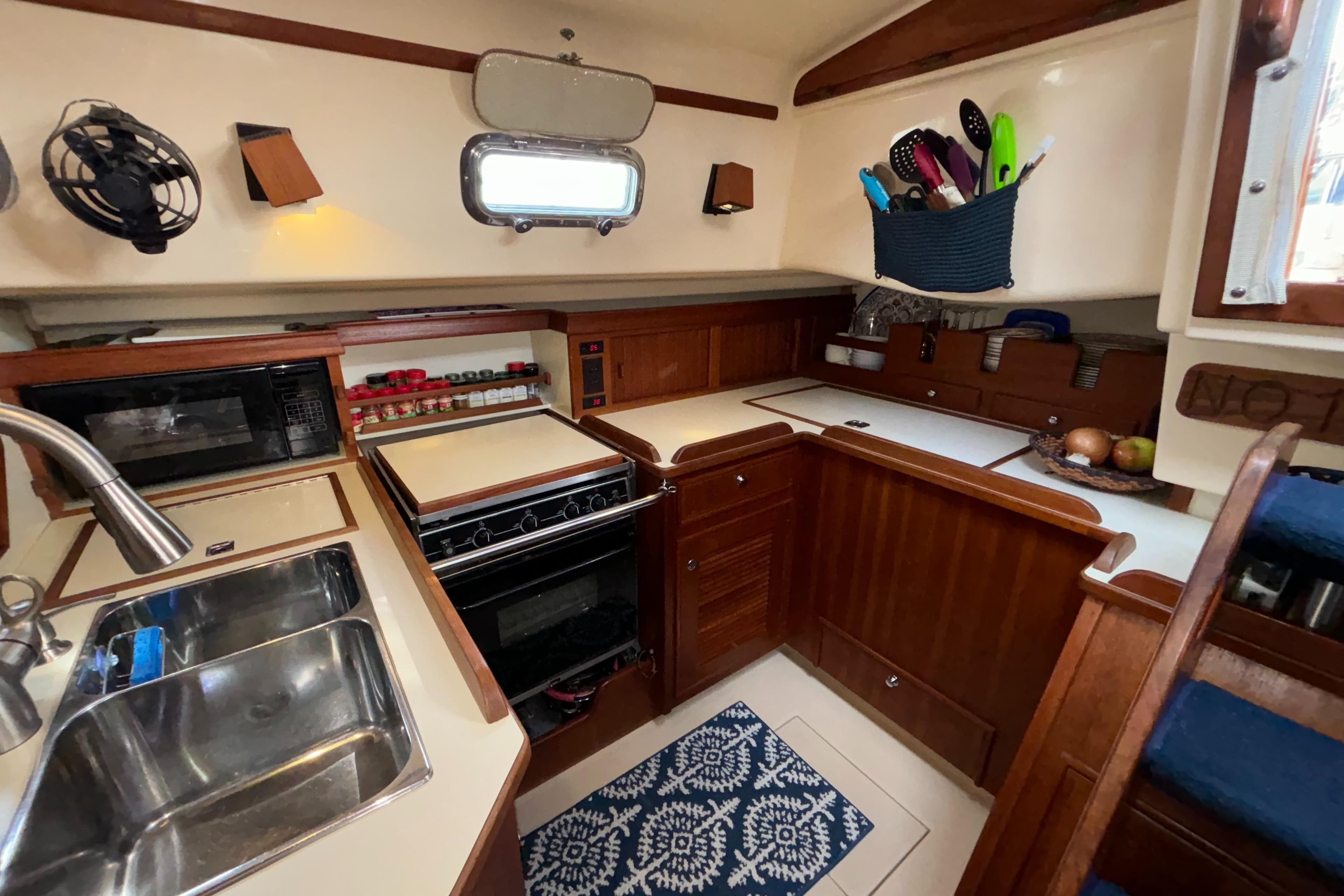 2001 Island Packet 380