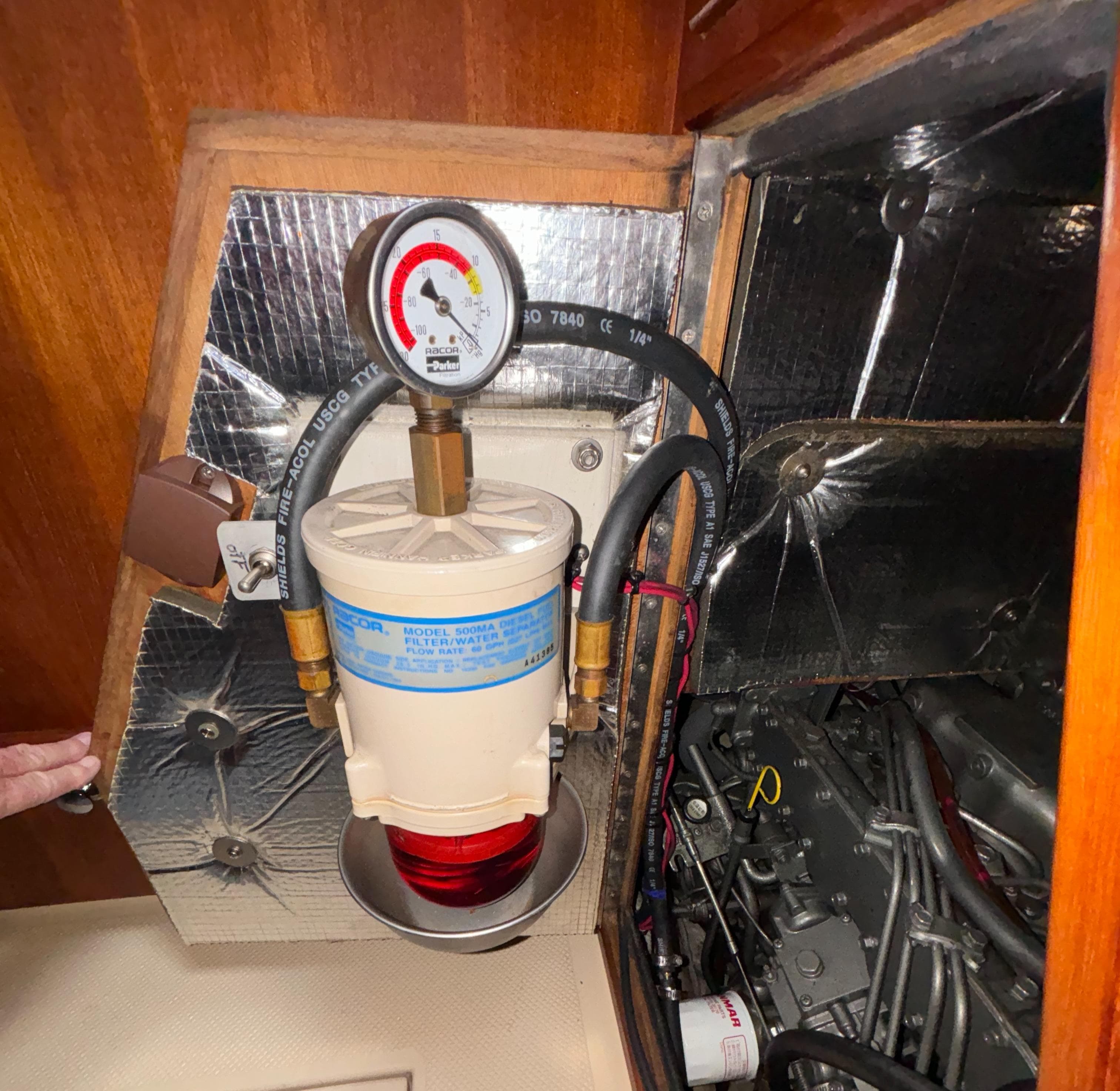 2001 Island Packet 380