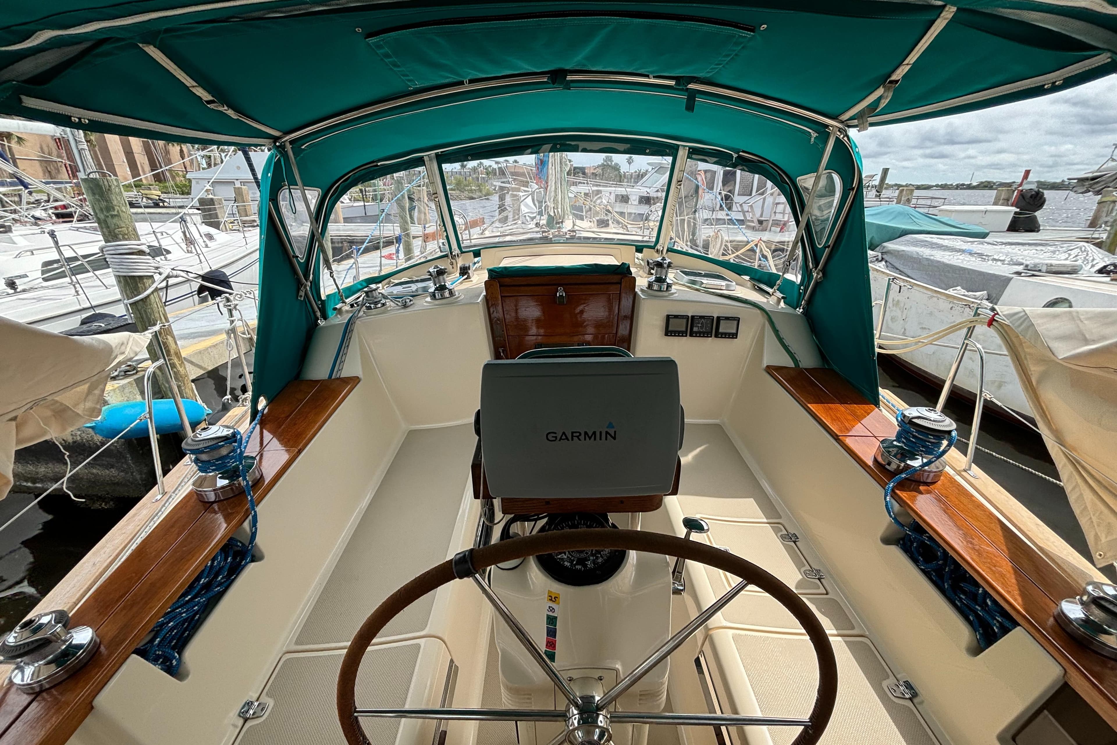 2000 Island Packet 380