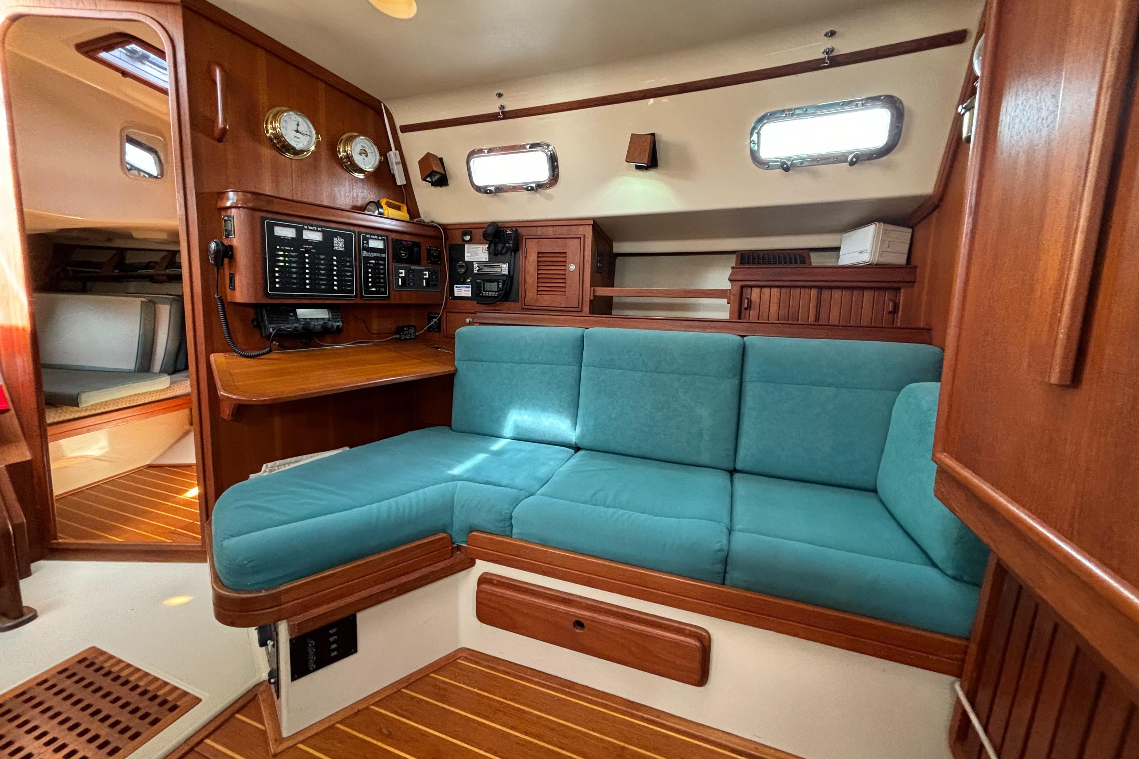 2000 Island Packet 380