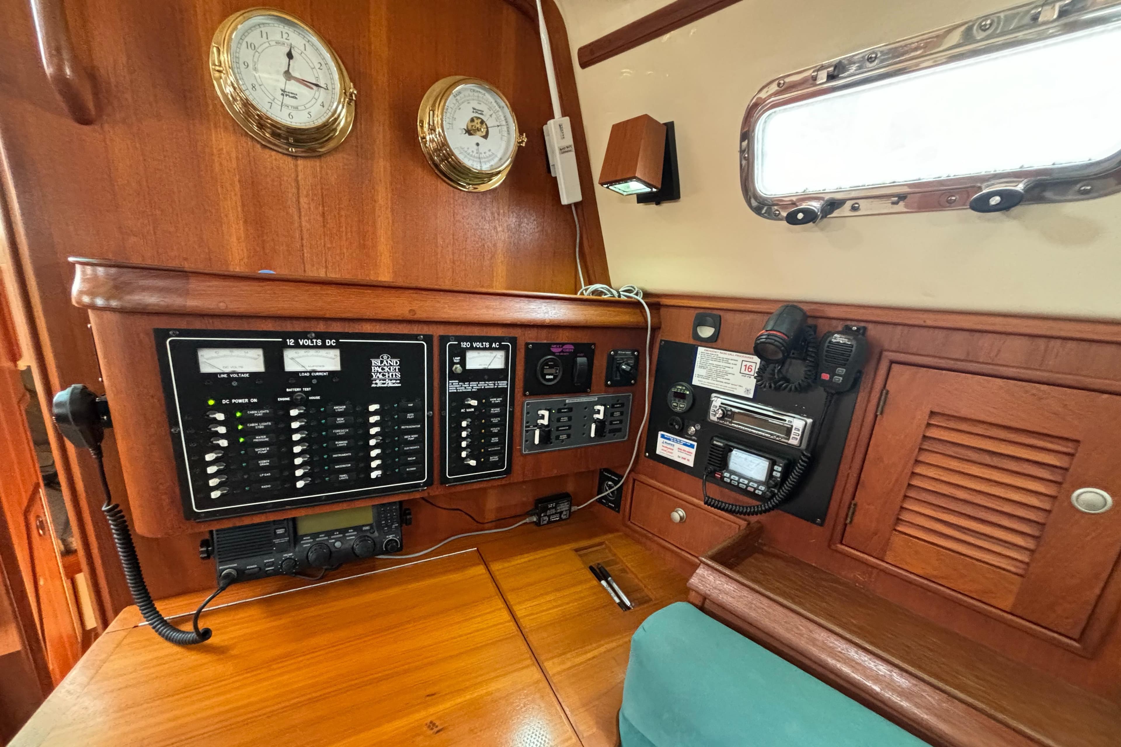 2000 Island Packet 380