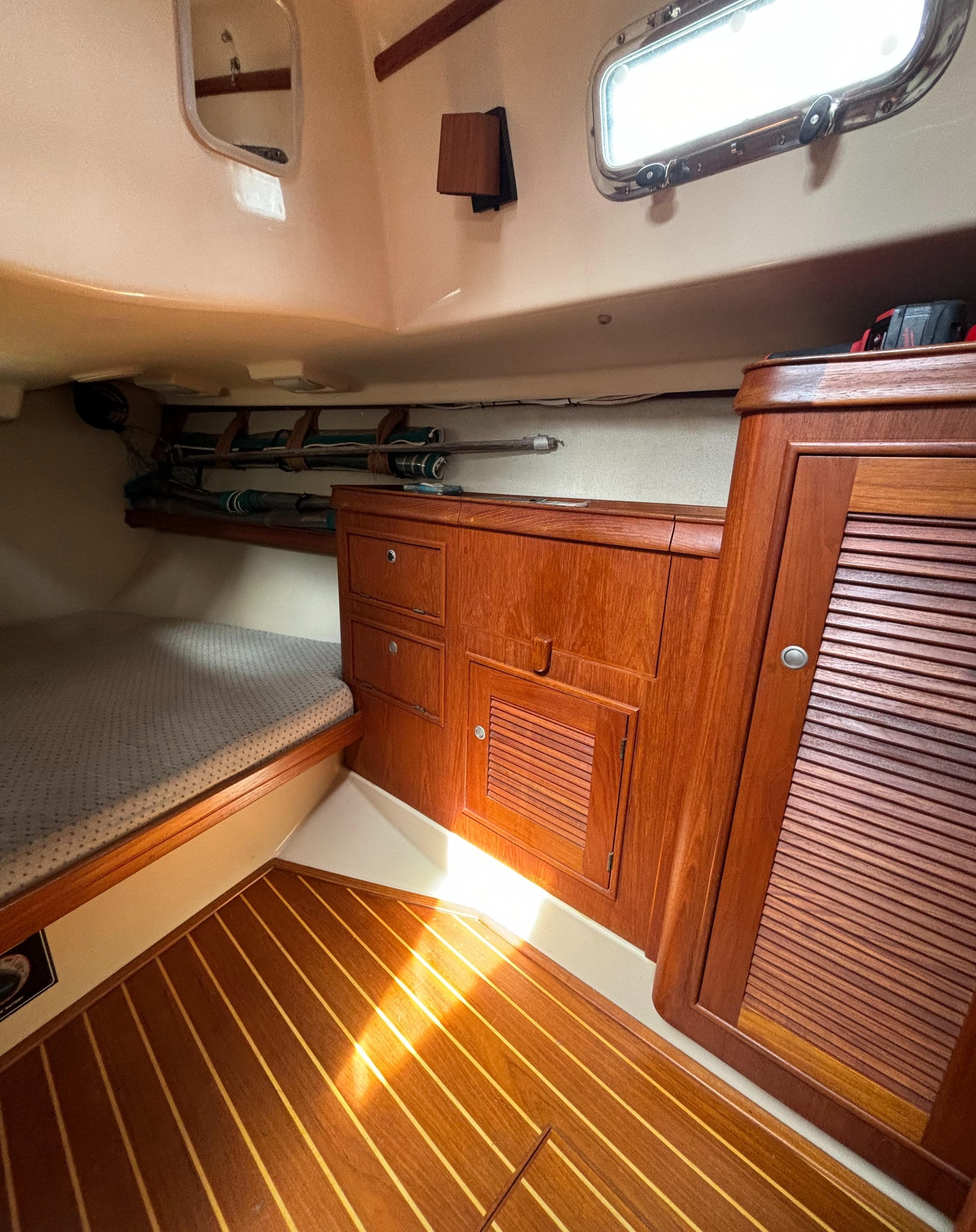 2000 Island Packet 380