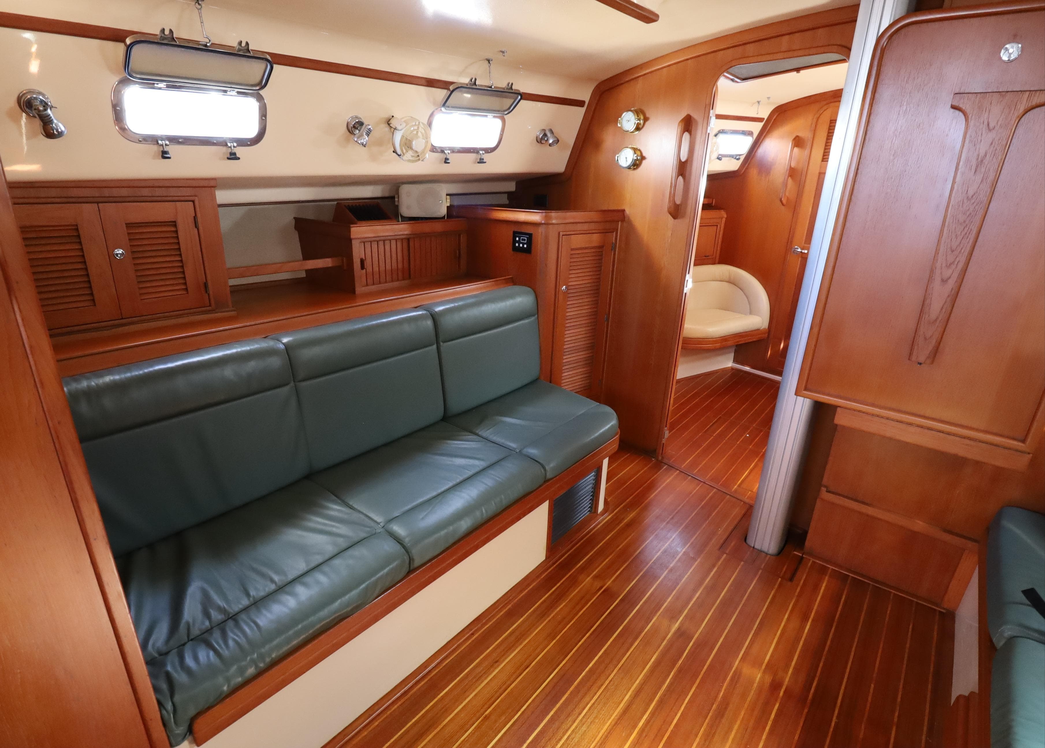 2002 Island Packet 420